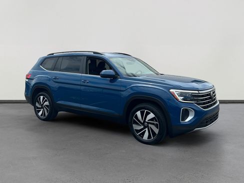 Certified 2026 Volkswagen Atlas SE FWD image 7