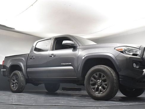 Used 2020 Toyota Tacoma SR5 image 32