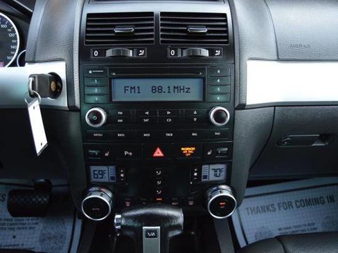 Used 2009 Volkswagen Touareg VR6 image 21