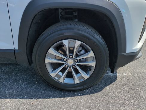 Used 2026 Chevrolet Equinox LT FWD image 12
