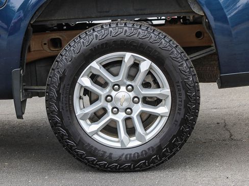 Used 2022 Chevrolet Silverado 1500 LT AWD/4WD image 10
