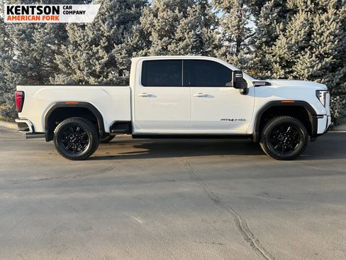 Used 2025 GMC Sierra 2500 AT4 image 10