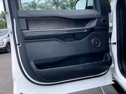 Used 2021 Ford Expedition Max Limited RWD image 27