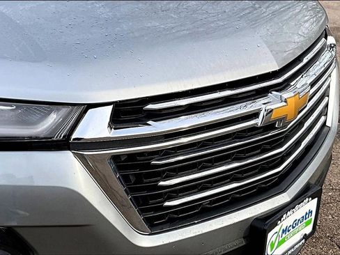 Used 2023 Chevrolet Traverse LT image 33