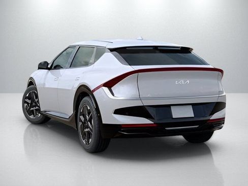 Used 2025 Kia EV6 Wind RWD image 4