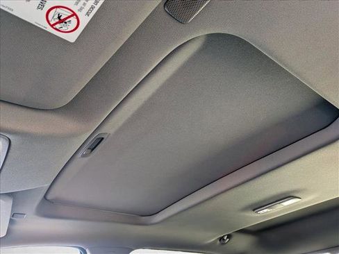 Used 2022 Chevrolet Silverado 2500 LTZ w/ LTZ Premium Package image 15