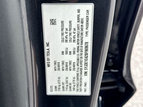 Used 2025 Tesla Model 3 Long Range RWD image 40