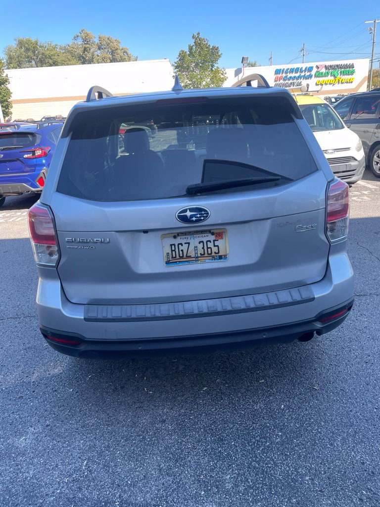 Used 2017 Subaru Forester 2.5i Touring AWD/4WD image 7