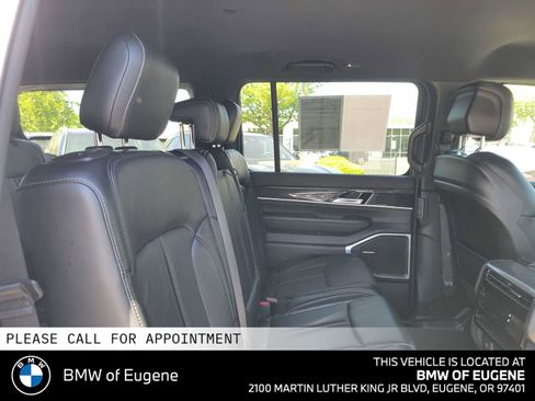 Used 2022 Jeep Wagoneer Series III AWD/4WD image 15