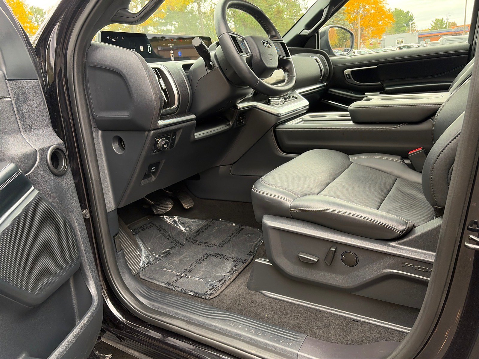 Used 2026 Ford Expedition Max Platinum w/ Stealth Performance Package AWD/4WD image 9
