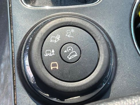 Used 2017 Ford Explorer XLT w/ Equipment Group 201A image 24