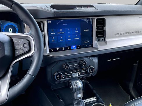 Certified 2025 Ford Bronco Outer Banks AWD/4WD image 7