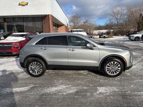 Used 2024 Cadillac XT4 Premium Luxury AWD/4WD image 8