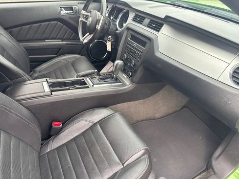 Used 2014 Ford Mustang Premium image 22