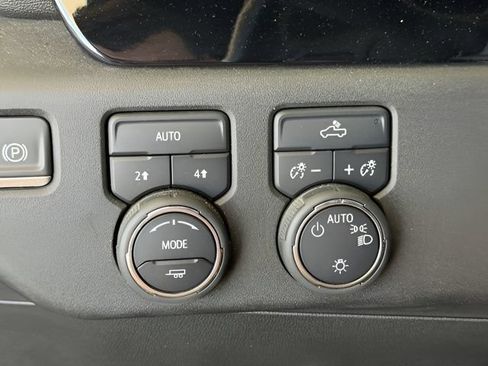 Used 2024 Chevrolet Silverado 1500 LT w/ Protection Package AWD/4WD image 25