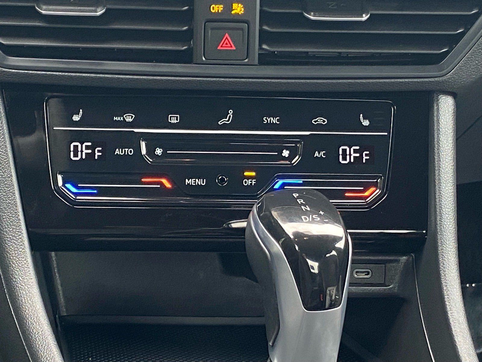 Certified 2025 Volkswagen Jetta Sport FWD image 9
