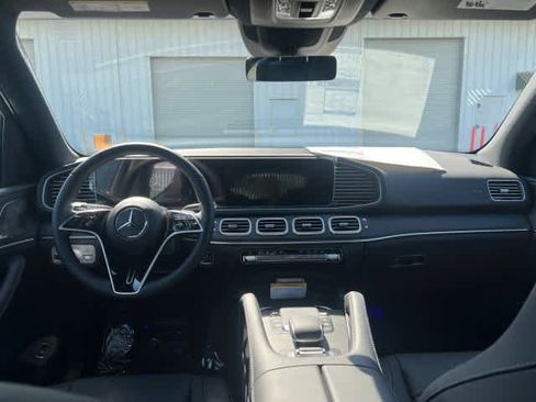 New 2025 Mercedes-Benz GLS 450 4MATIC image 5