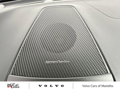 Used 2023 Volvo XC60 B5 Ultimate w/ Climate Package image 13