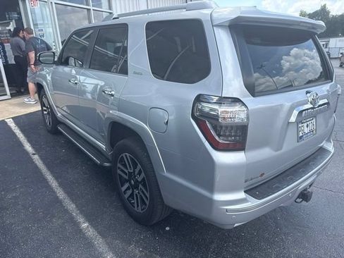 Used 2021 Toyota 4Runner Limited AWD/4WD image 5