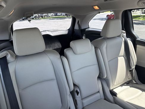 Certified 2025 Honda Odyssey EX-L image 30