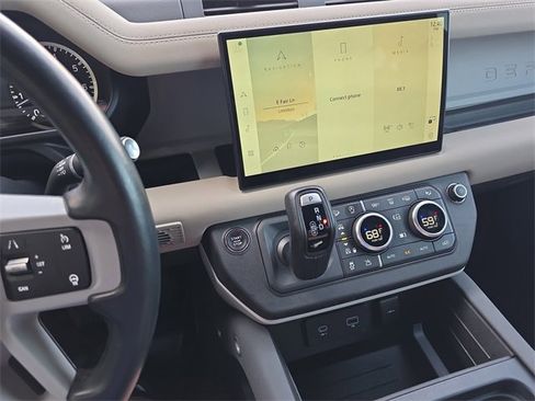 Used 2023 Land Rover Defender 130 X-Dynamic SE image 21