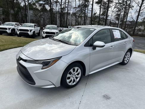 Certified 2024 Toyota Corolla LE image 5