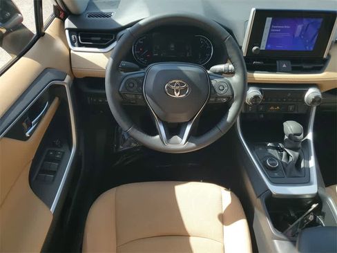 Used 2025 Toyota RAV4 XLE w/ Convenience Package image 15