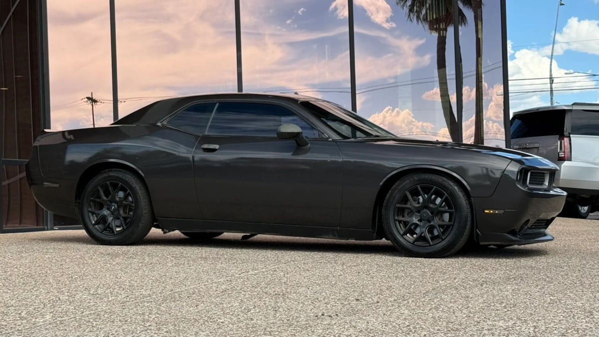 Used 2013 Dodge Challenger R/T RWD image 16