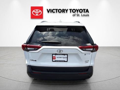 Used 2025 Toyota RAV4 XLE AWD/4WD image 9