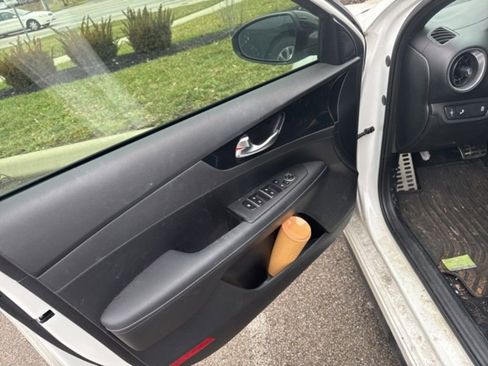 Used 2022 Kia Forte GT-Line image 9