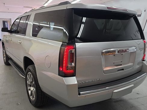 Used 2020 GMC Yukon XL Denali image 4