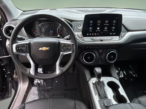 Used 2024 Chevrolet Blazer LT FWD image 10