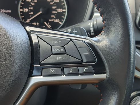 Used 2024 Nissan Altima 2.5 SR FWD image 18