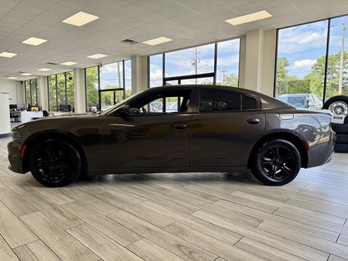 Used 2021 Dodge Charger SXT w/ Leather Interior Group image 4