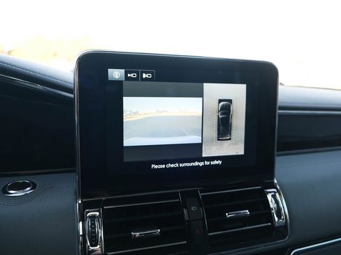 Used 2019 Lincoln Navigator Select w/ Technology Package image 40