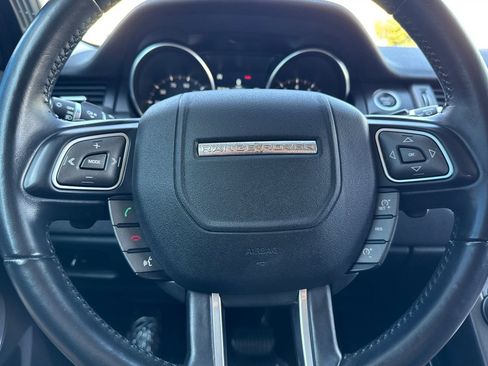 Used 2019 Land Rover Range Rover Evoque SE image 32