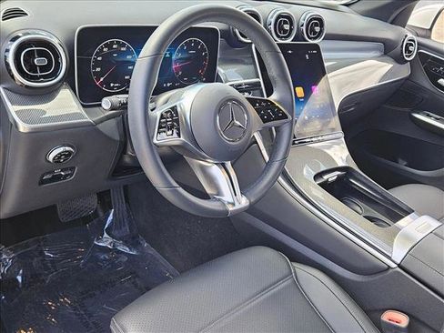 Used 2026 Mercedes-Benz GLC 300 image 10