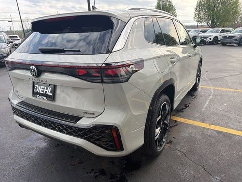 New 2026 Volkswagen Tiguan SEL R-Line AWD/4WD image 10