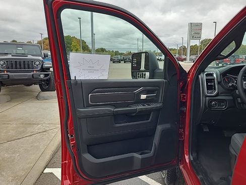 New 2026 RAM 2500 Big Horn AWD/4WD image 9