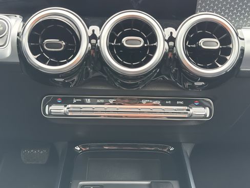 Used 2026 Mercedes-Benz GLB 250 4MATIC image 22