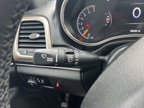 Used 2014 Jeep Grand Cherokee Limited image 31