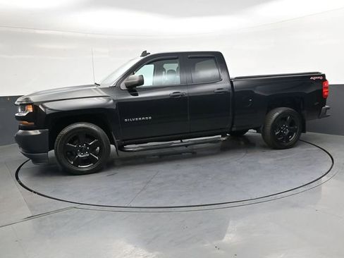Used 2017 Chevrolet Silverado 1500 W/T w/ Black Out Edition image 9