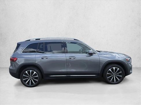 Certified 2021 Mercedes-Benz GLB 250 4MATIC image 4