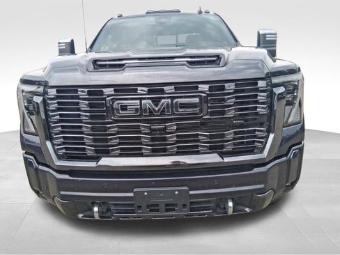 Used 2024 GMC Sierra 2500 Denali Ultimate w/ Max Trailering Package AWD/4WD image 2