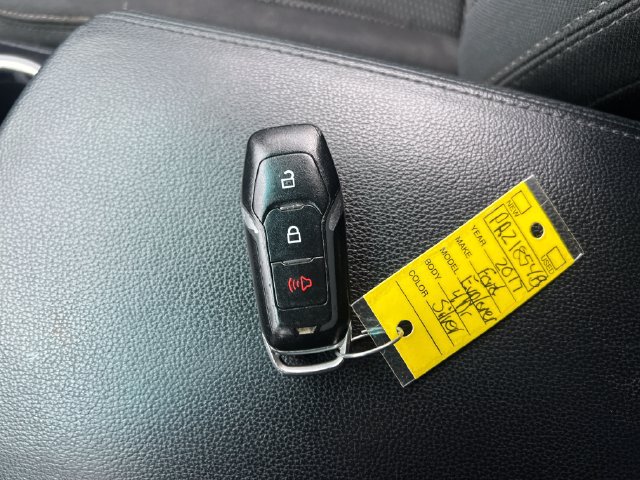 Used 2017 Ford Explorer XLT AWD/4WD image 28