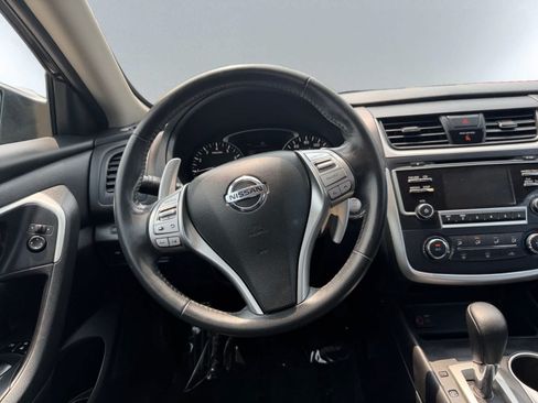 Used 2017 Nissan Altima 2.5 SR w/ Midnight Edition Package FWD image 17