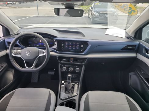Used 2023 Volkswagen Taos SE w/ Panoramic Sunroof Package FWD image 12