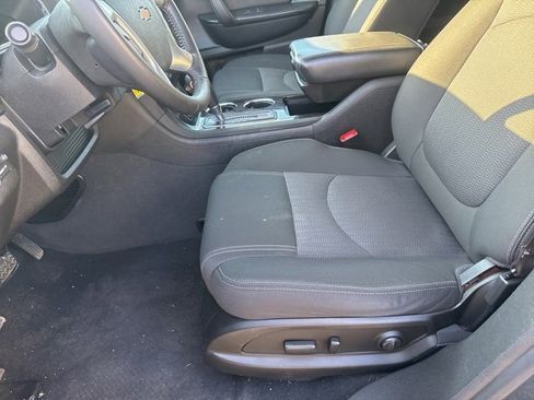 Used 2016 Chevrolet Traverse LT w/ Style and Technology Package image 16