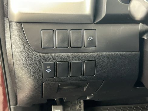 Used 2015 Toyota Highlander XLE image 27