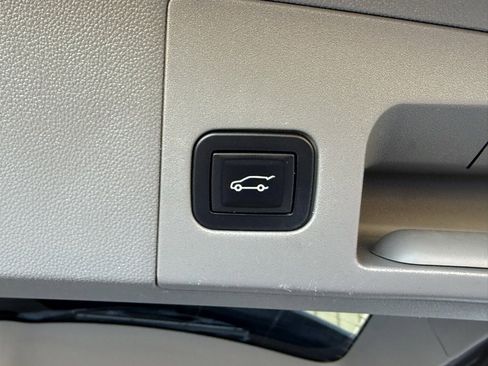 Used 2017 Cadillac XT5 Luxury w/ Driver Awareness Package image 21